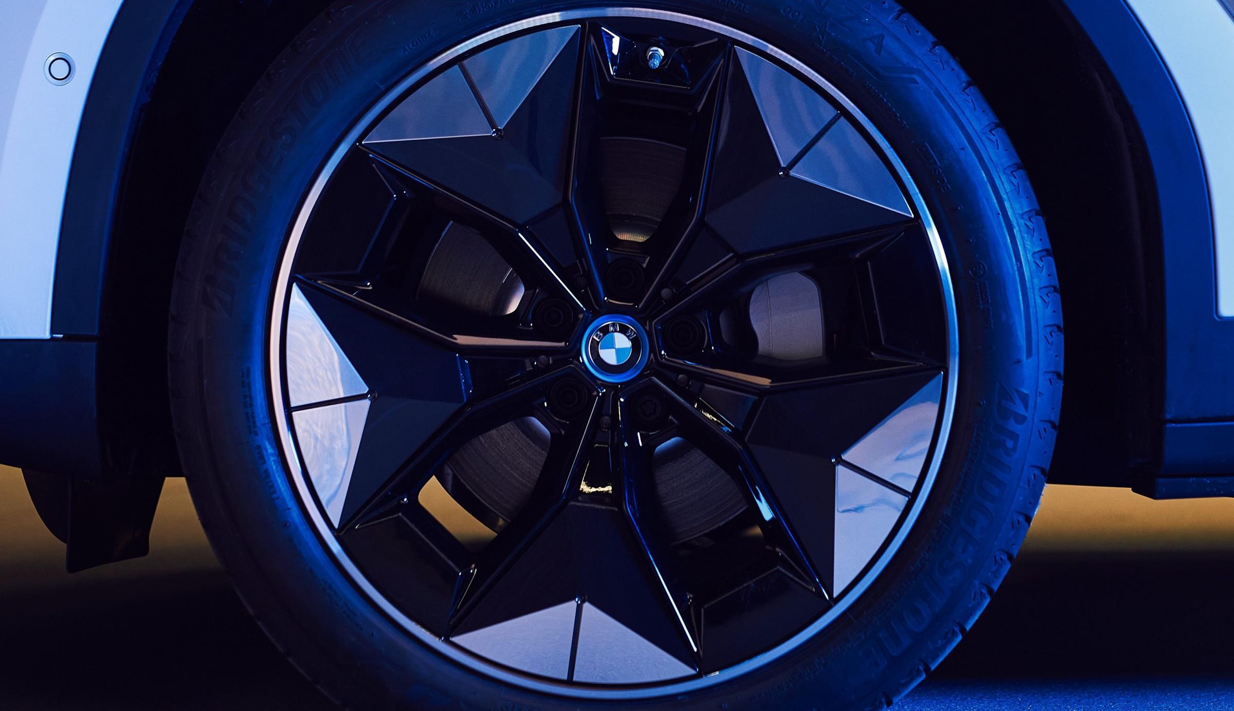 Name:  BMW iX3 i4 Aerodynamic Wheels1 2.jpg
Views: 7493
Size:  238.1 KB