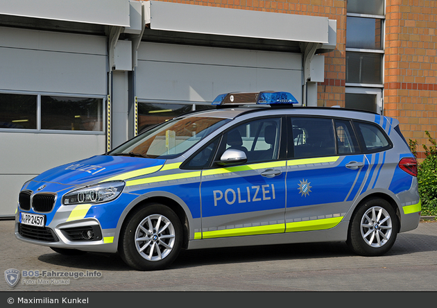 Name:  polizei  399140-large.jpg
Views: 8384
Size:  366.3 KB