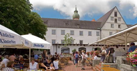 Name:  Kloster Andrechs  10_by_andechs_kloster_biergarten_roland_rossner_3_452x.jpg
Views: 13904
Size:  33.9 KB