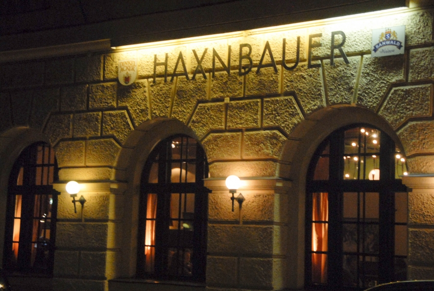 Name:  Haxnbauer im Scholastikahaus .jpg
Views: 12166
Size:  412.3 KB