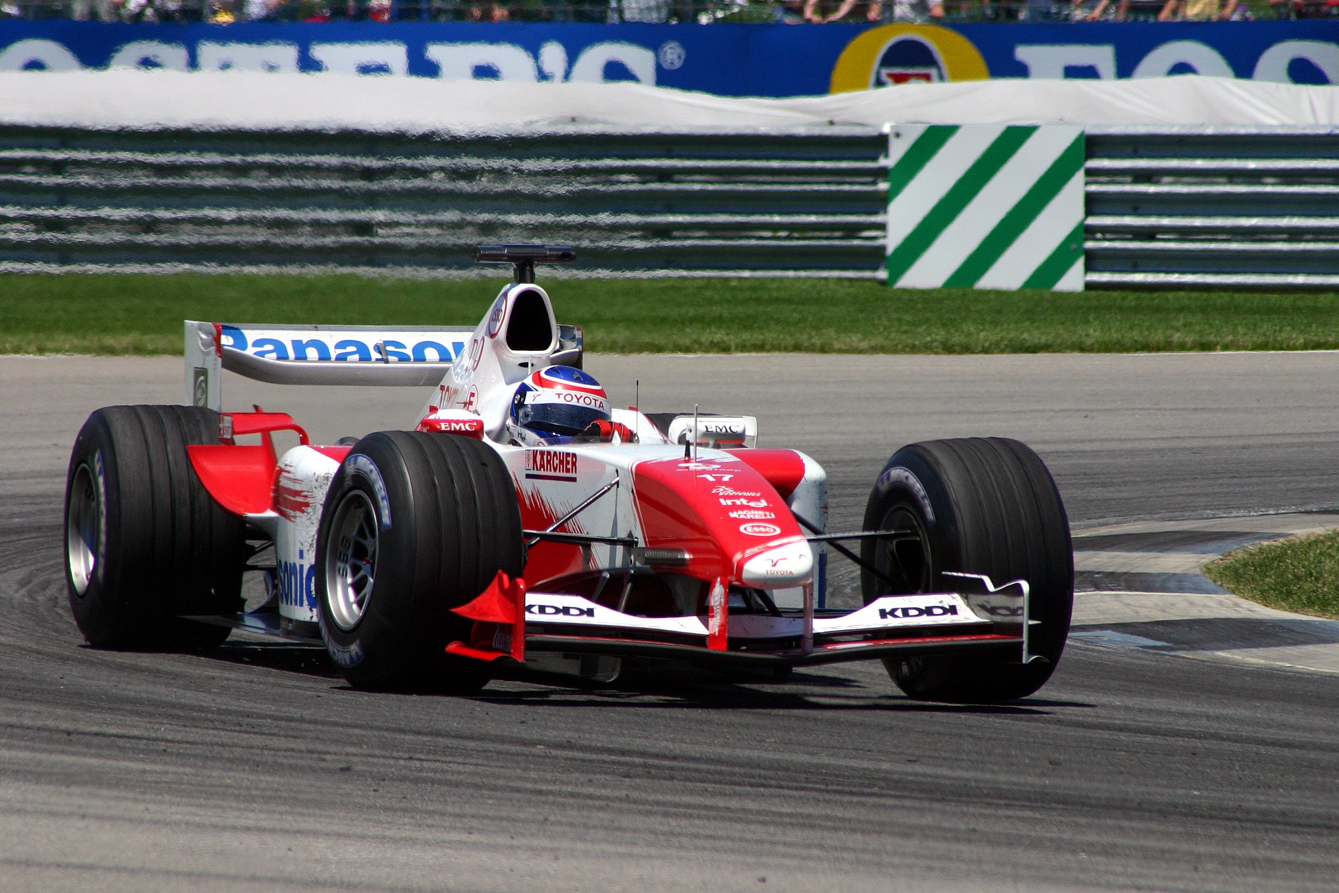 Name:  1920px-Toyota_f1_usgp_2004.jpg
Views: 3563
Size:  503.6 KB